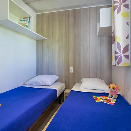 Kamp alanı Paradis La Pinede Gréoux-les-Bains