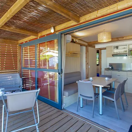 Kamp alanı Paradis La Pinede Gréoux-les-Bains